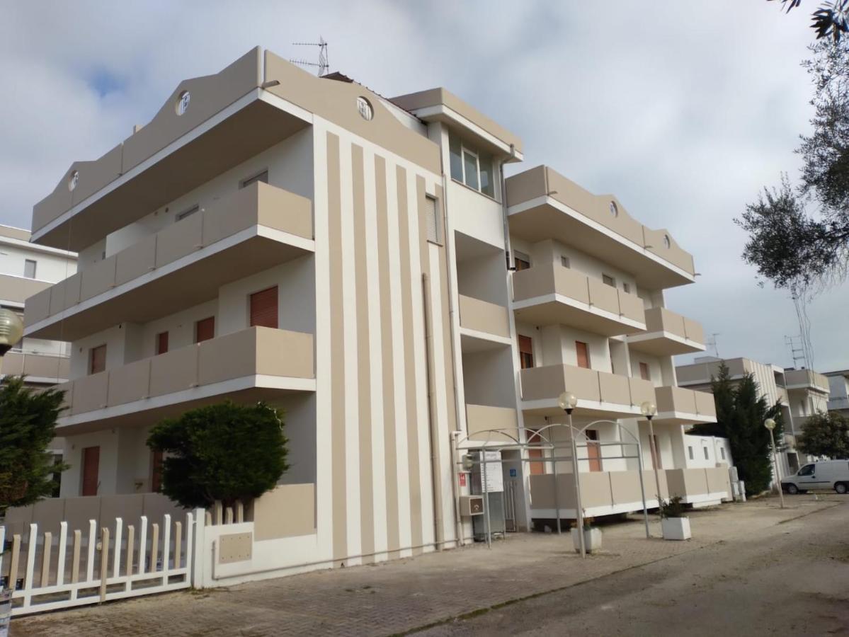 Claudia Residence Alba Adriatica Exterior foto